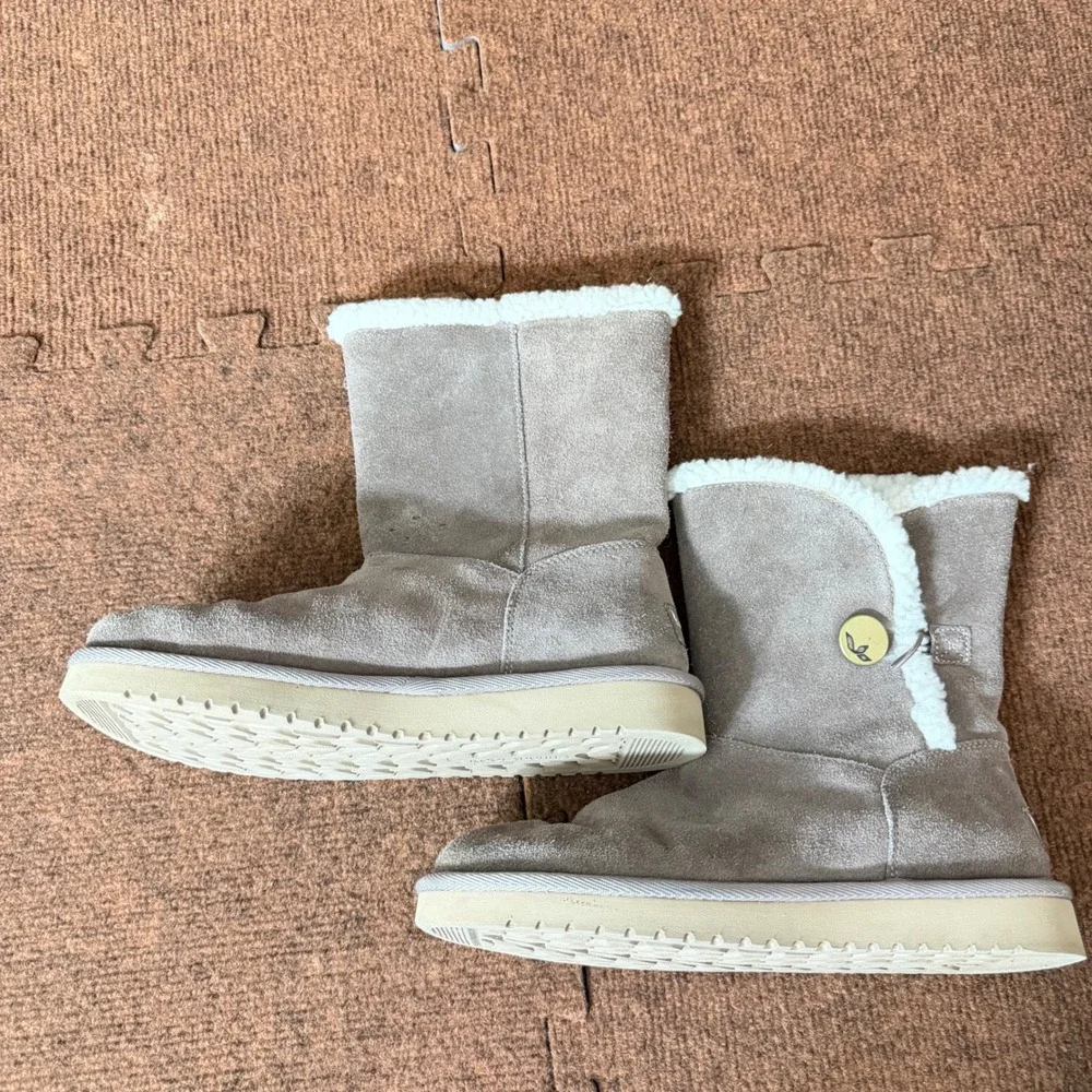 Koolaburra by UGG Victoria Short Suede Boots Taupe Faux Fur Lining Womens A- FIT